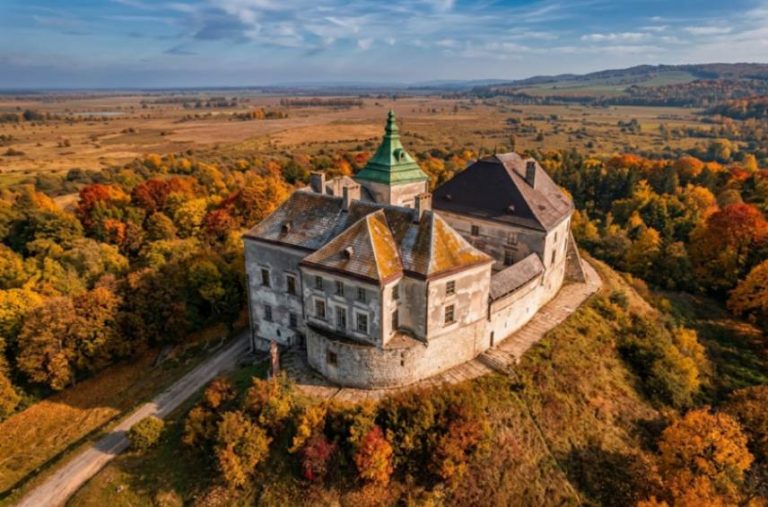 олеський замок